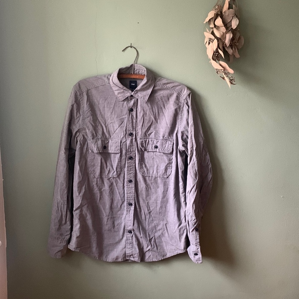Gap men's long sleeve button down. Second image shows more accurate color.